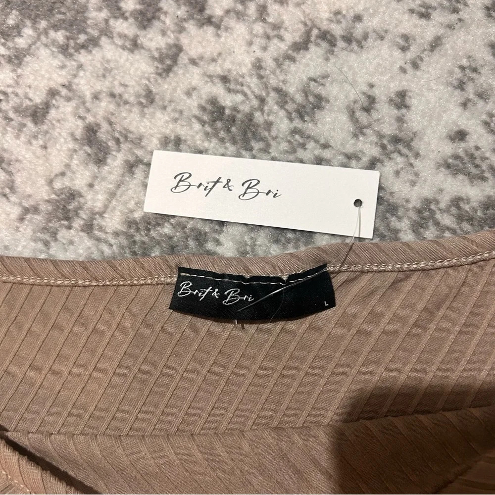 Brit & Bri One Shoulder Ribbed Tank Top Size Large Tan - Picture 2 of 4